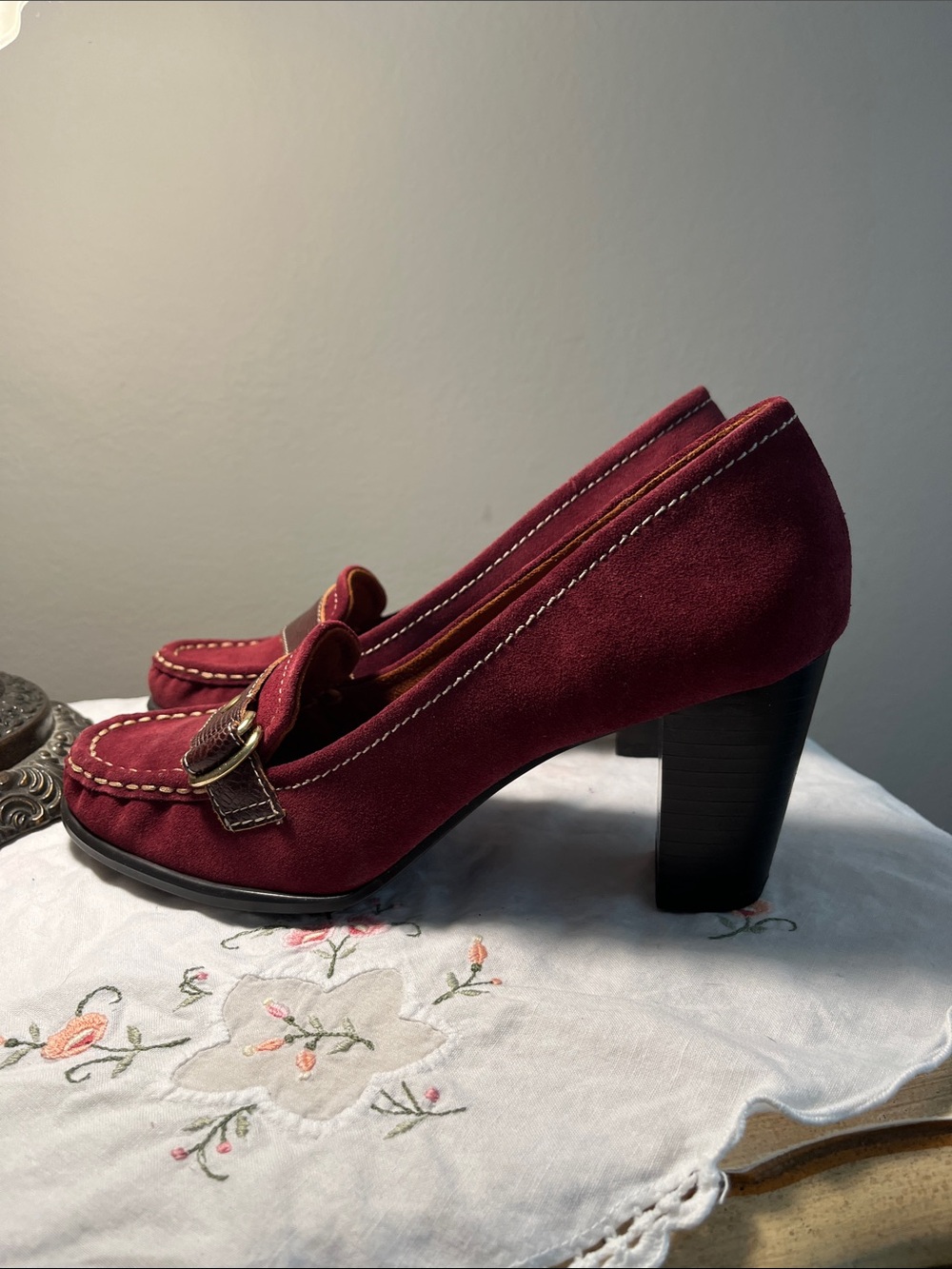 NEW Naturalizer Pinot Noir Suede Winsome Heels Size 9 M